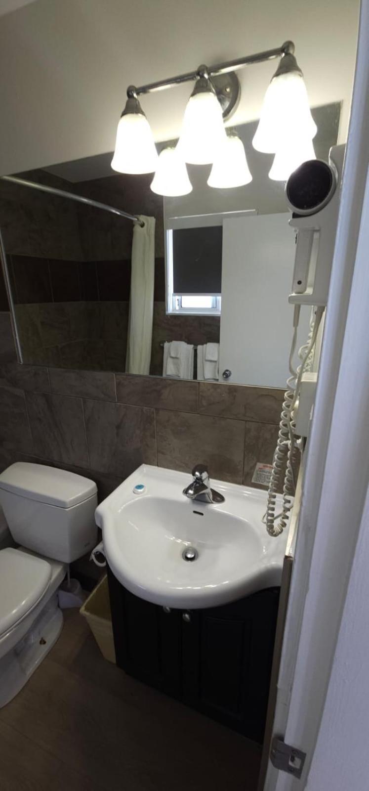 Riverside Motel Πέντικτον Εξωτερικό φωτογραφία